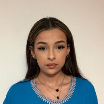 Babysitter in London: Chaymaa