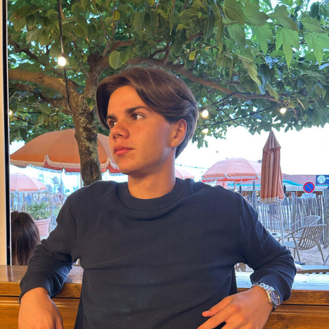 Babysitter in Toulouse: Joan