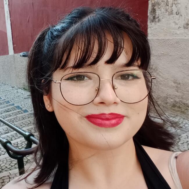 Babysitter in Almada: Lara