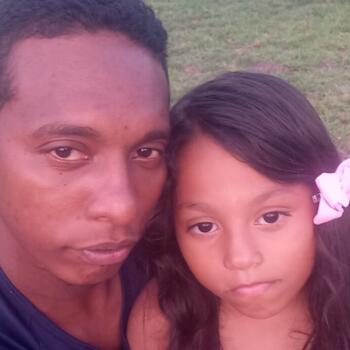 Emprego de babá em Maricá: emprego de babá Uellington