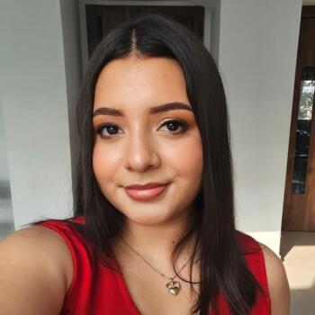 Niñera en Eloy Alfaro: BRITNEY NALLELY