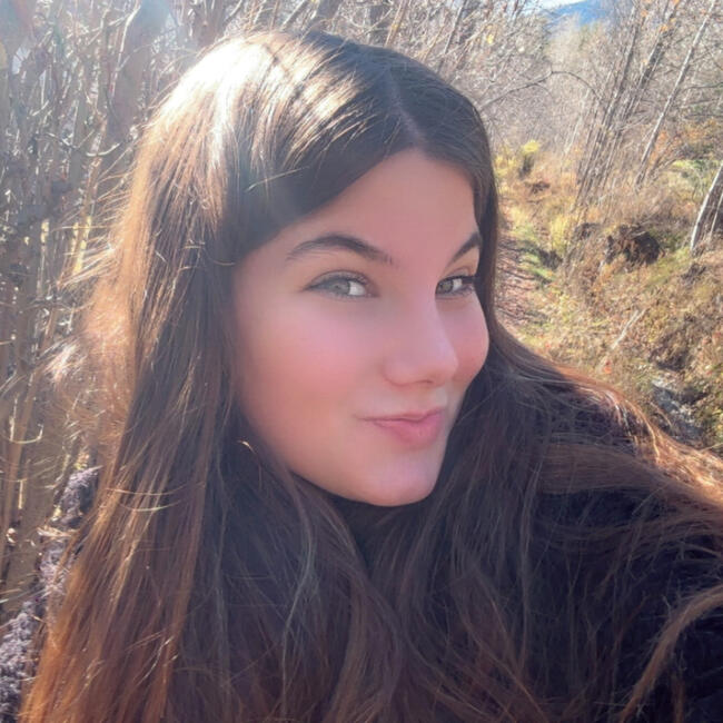 Babysitter in Puy-Saint-Pierre: Anna