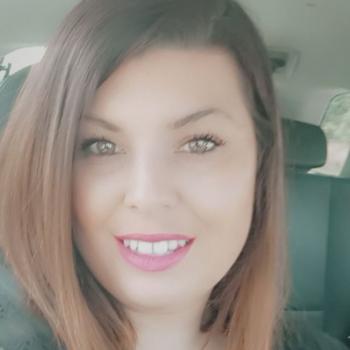 Babysitter in Roux: Mélanie