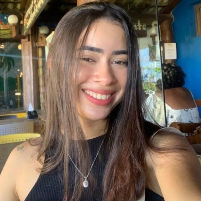Babá em Salvador: Larissa