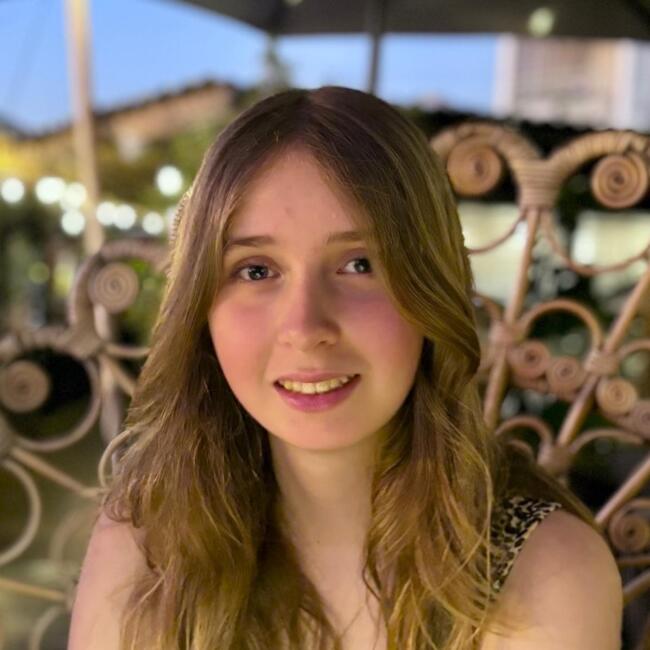 Babysitter in Waterloo: Clara