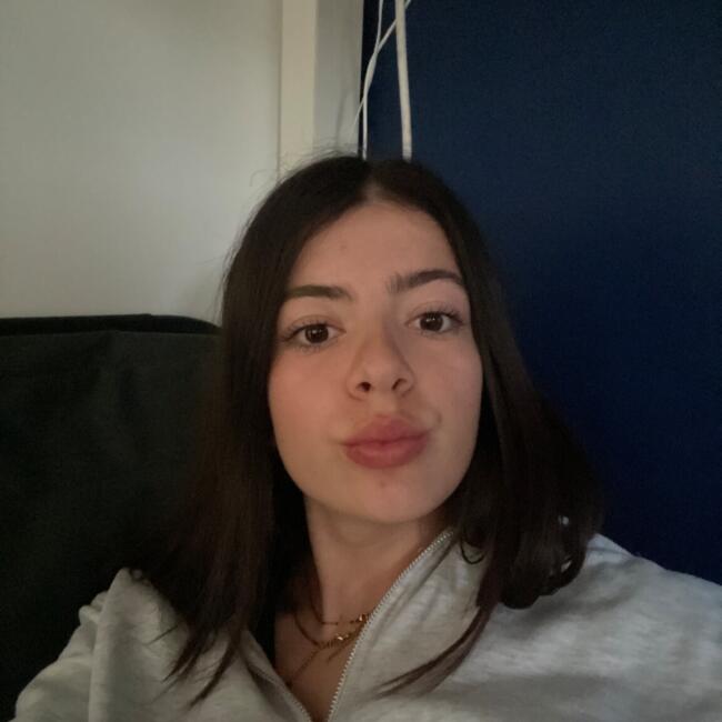 Babysitter in Messanges: Rosalie