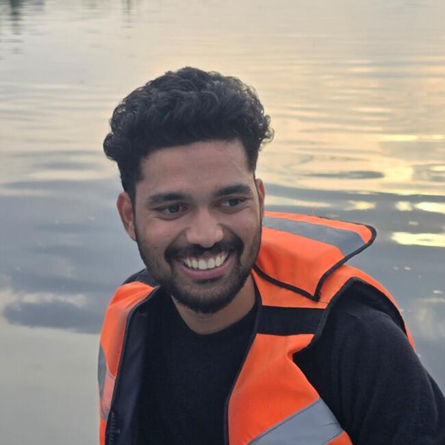 बंगलौर में बेबीसिटर: Sudheekar