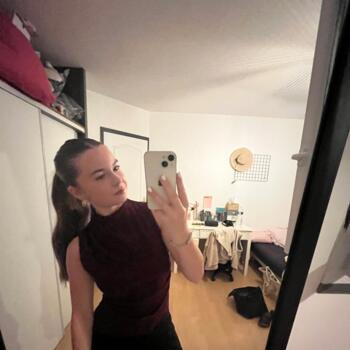 Babysitter in Plélan-le-Petit: Lena