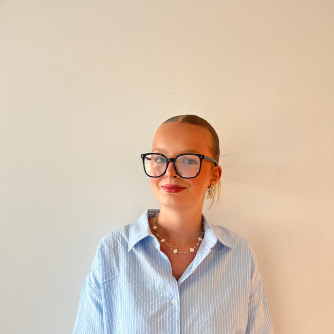 Babysitter in Paris: Alix