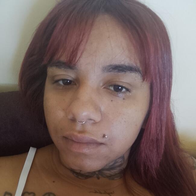 Emprego de babá em Brasília: Thais