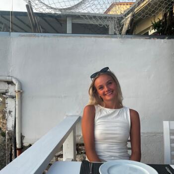 Babysitter Melbourne: Emily