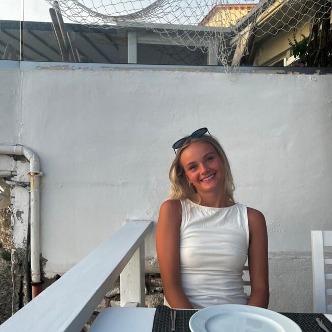 Babysitter in Melbourne: Emily