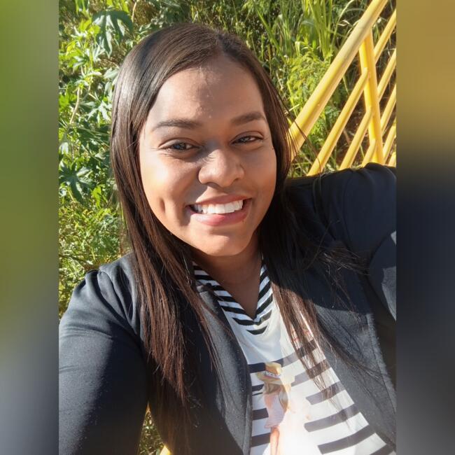 Babá em Nova Lima: Laise