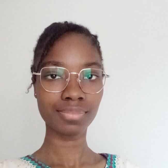 Babysitter in Neuilly-sur-Seine: Yasmine