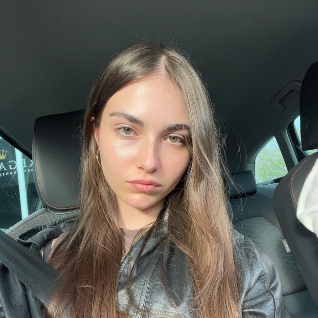 Babysitter in Auckland: Ella