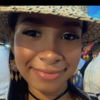 Babysitter in Panama City: Zara