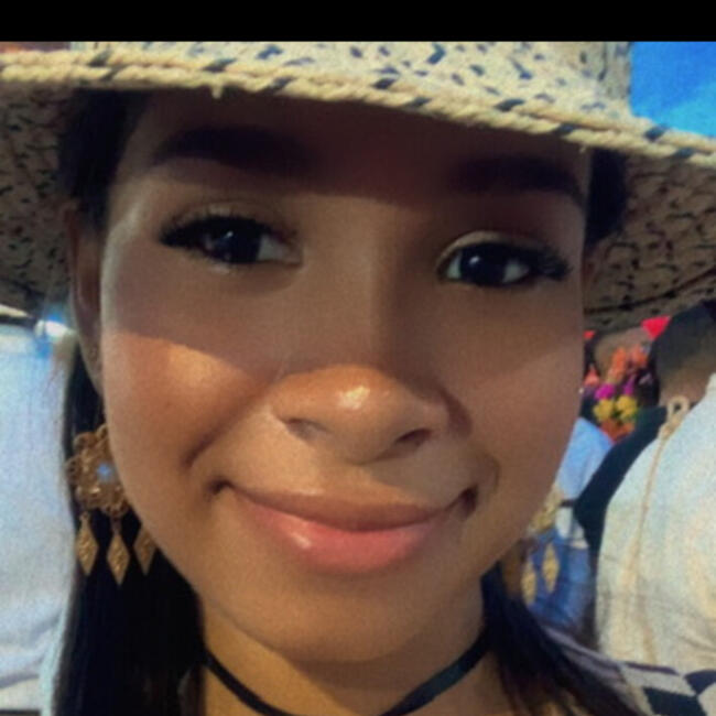 Babysitter in Panama City: Zara