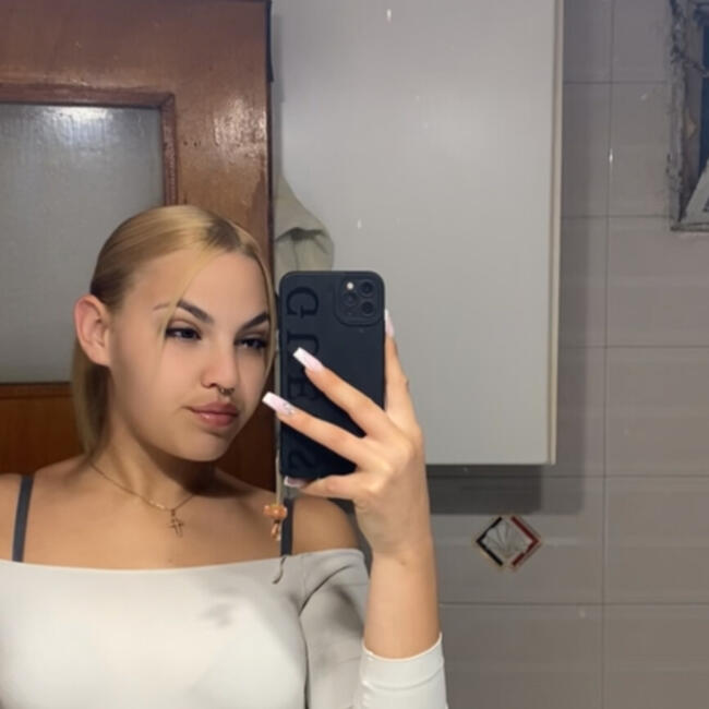 Babysitter in Artémida: Ελενη