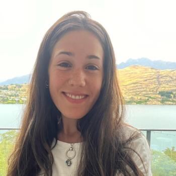 Babysitter in Queenstown: Ines