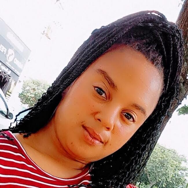 Babysitter in Bragança Paulista: Leticia