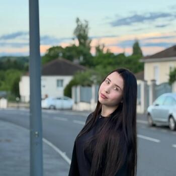 Babysitter Évry (Bourgogne-Franche-Comté): Anastasia