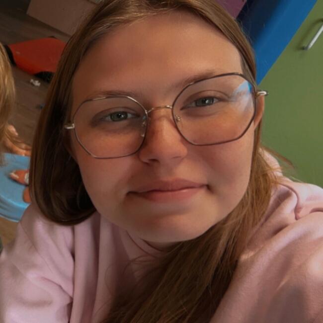 Babysitter in Bessenay: Marie