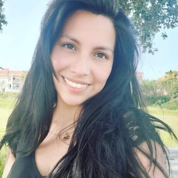 Niñera Dos Hermanas: Mayra