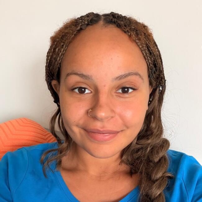 Babysitter in Silly: Laura