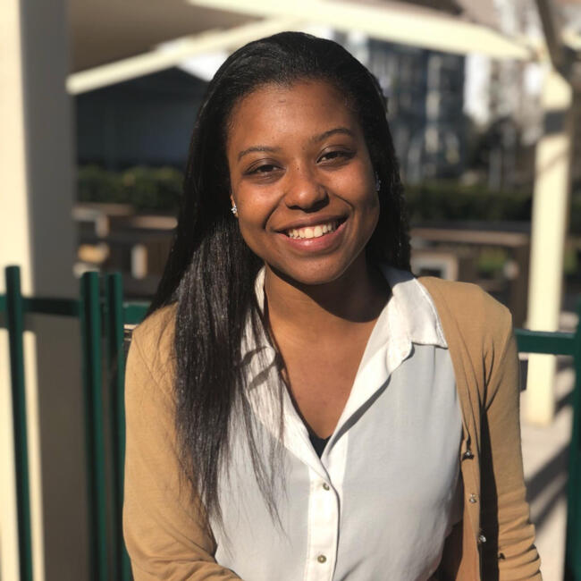 Babysitter em Amadora: Nadia