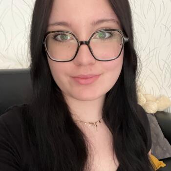 Babysitter in Aunay-sur-Odon: Zoe