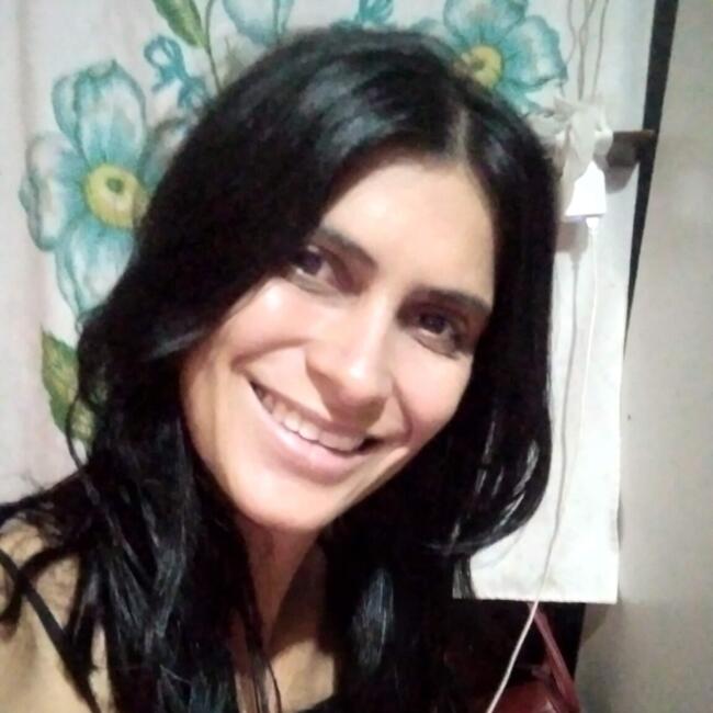 Babysitter in Uberlândia: Bruna