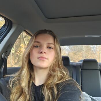 Babysitter in East Rochester: Allie