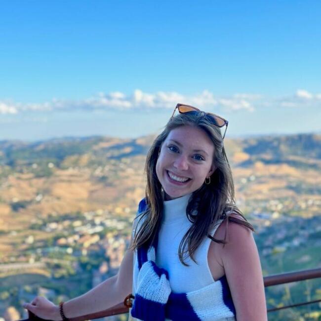 Niñera en Brujas: Lara