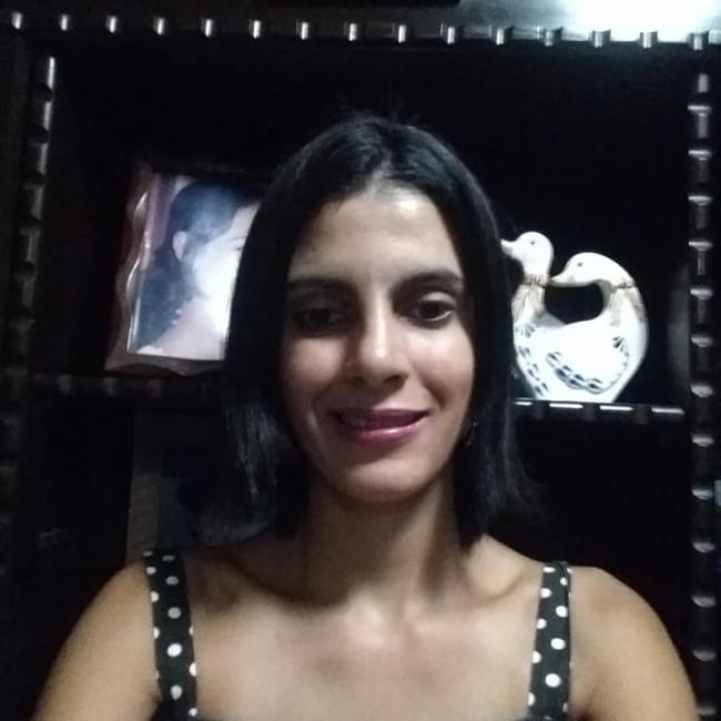 Babysitter in Maringá: Caroline