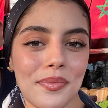 جليسة أطفال فاس: Wiam