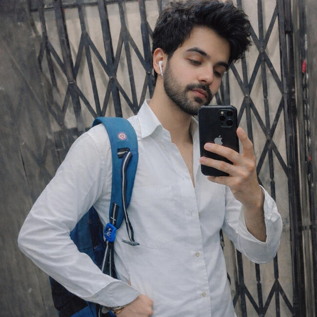 बम्बई में बेबीसिटर: Bilal