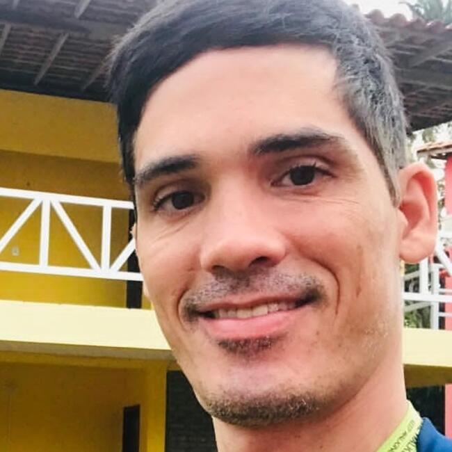 Emprego de babá em São Luís: Roberto