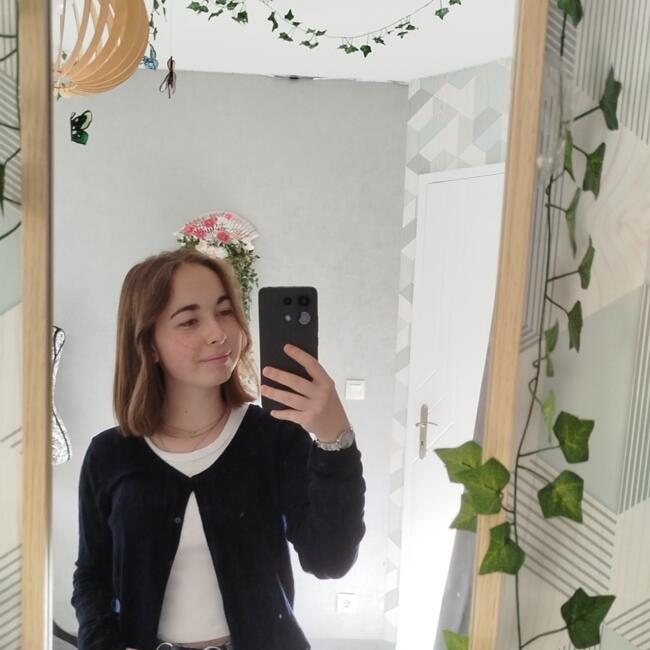 Babysitter in La Chevrolière: Noémie