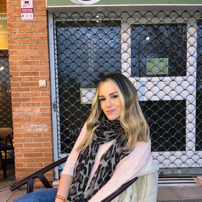 Canguro en Coslada: Natalia