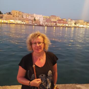 Babysitter στην περιοχή Πέραμα: Αναστασία