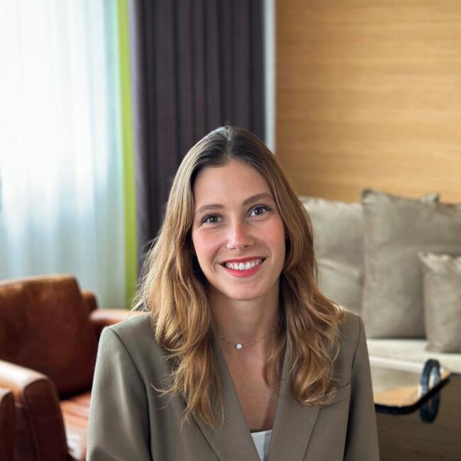 Babysitter in Annecy: Valentine