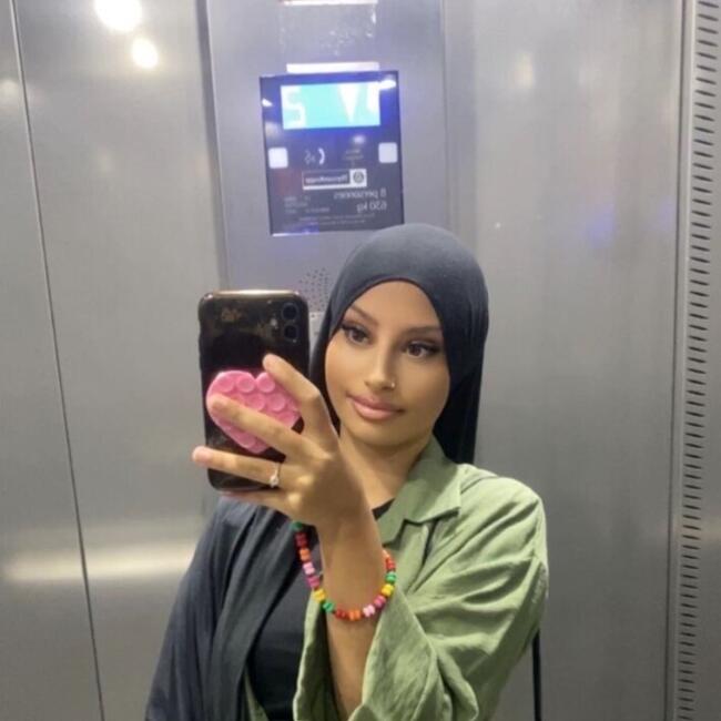 Babysitter in Paris: Lilia