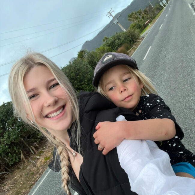 Babysitter in Auckland: Shay Poppy