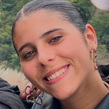 Babysitter in Lyon: Yaelle