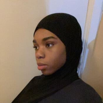 Babysitter in Brussel: Halima