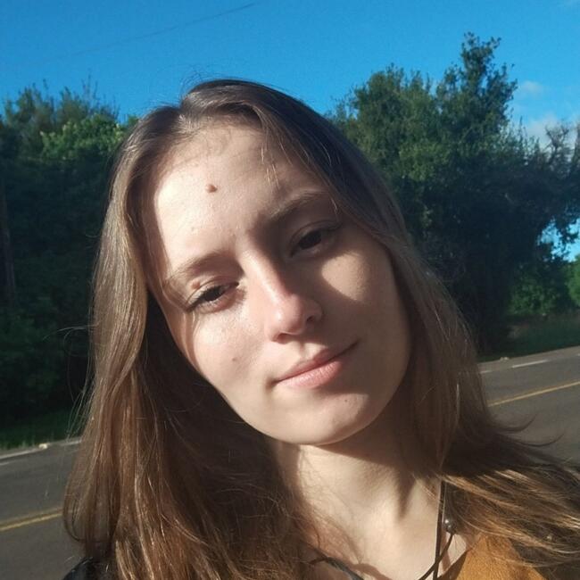Babysitter in Lajeado: Emmanuelle