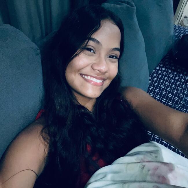 Babá em Janaúba: Débora