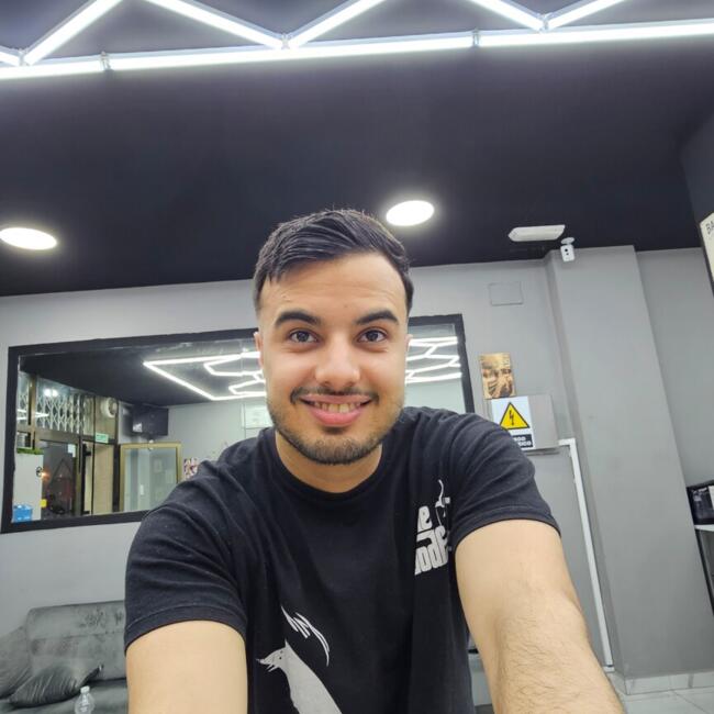 Trabajo de canguro en Calpe: MAROKI