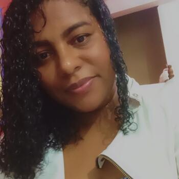 Babysitter in Mucuri: Katy
