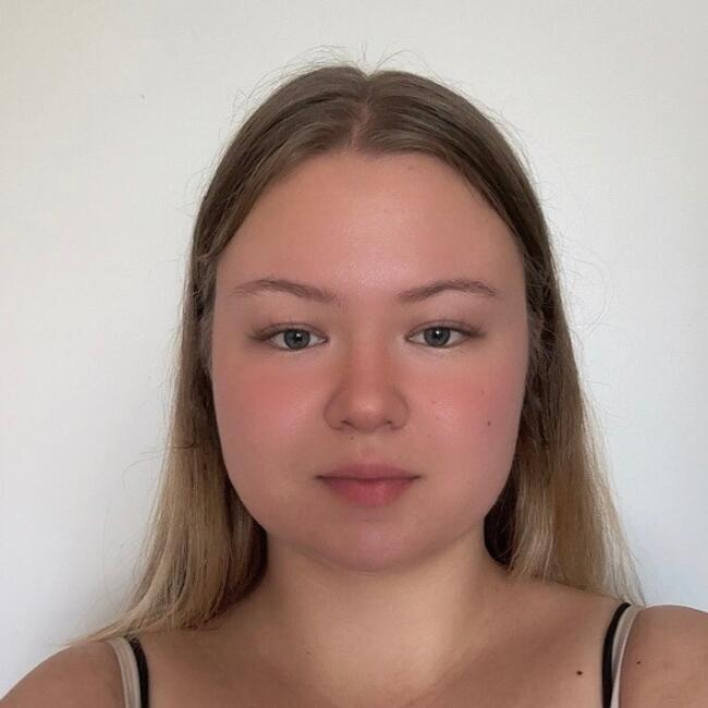 Babysitter in Lampaul-Plouarzel: Louise